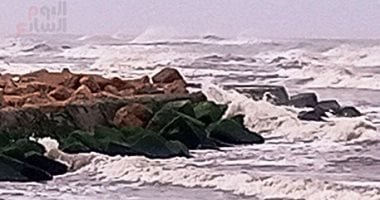 الأرصاد تحذر ارتفاع أمواج البحر المتوسط 5 أمتار وحالة عدم استقرار الجمعة