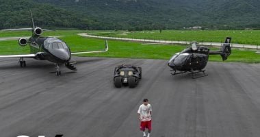 بعد صناعة 3 سنوات.. سيارة باتمان تتصدر أسطول نيمار بقيمة 50 مليون يورو