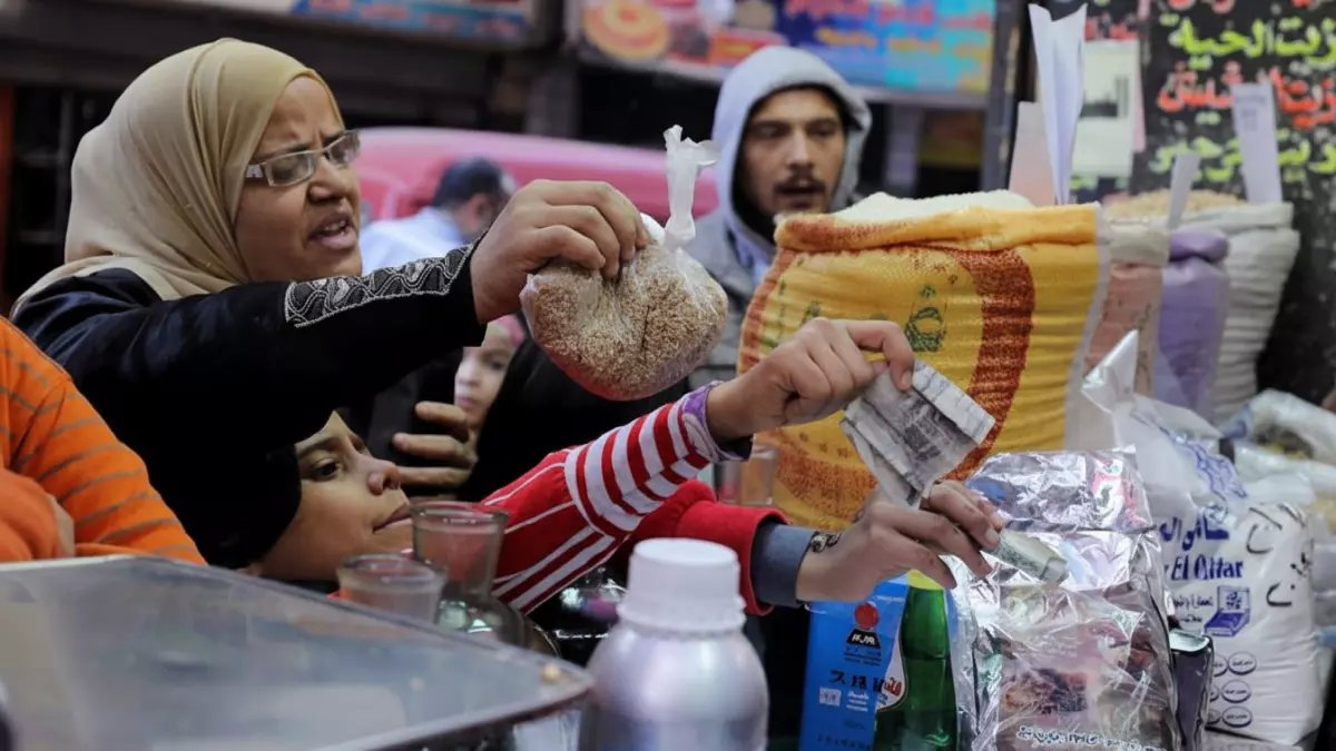 عاجل: خبراء رويترز يتوقعون ارتفاع التضخم في مصر لـ12.5% خلال ديسمبر... والحكومة تكشف البيانات السبت!