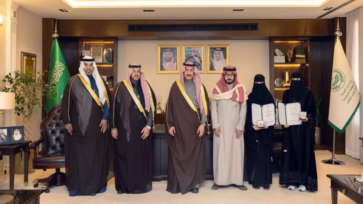 عاجل: الأمير عبدالرحمن يكرم أبطال حفر الباطن الذين حققوا المعجزة دولياً - إنجازات تفخر بها المملكة!