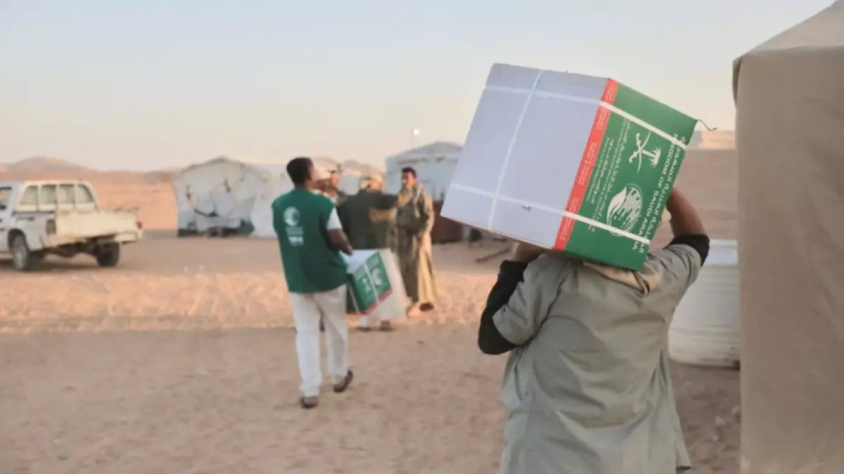 عاجل: السعودية تنقذ 95 ألف يمني من المجاعة... مشهد مؤثر في صحراء حضرموت!