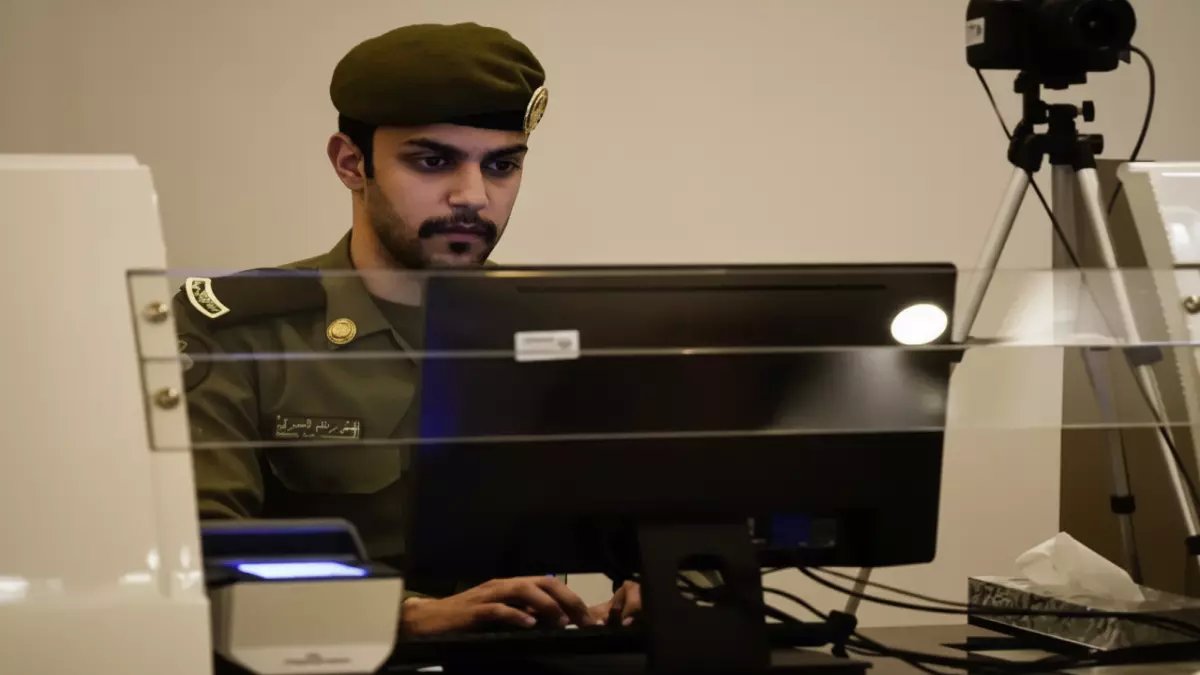 عاجل: السعودية تلغي التجديد السنوي نهائياً… هوية مقيم لـ5 سنوات بـ600 ريال فقط!