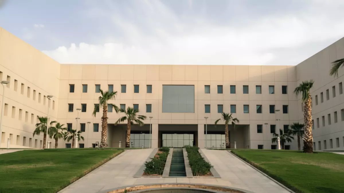 عاجل: وزارة التعليم السعودية تفاجئ الجميع بقرار الامتحانات... هل سيتحمل الطلاب البرد؟