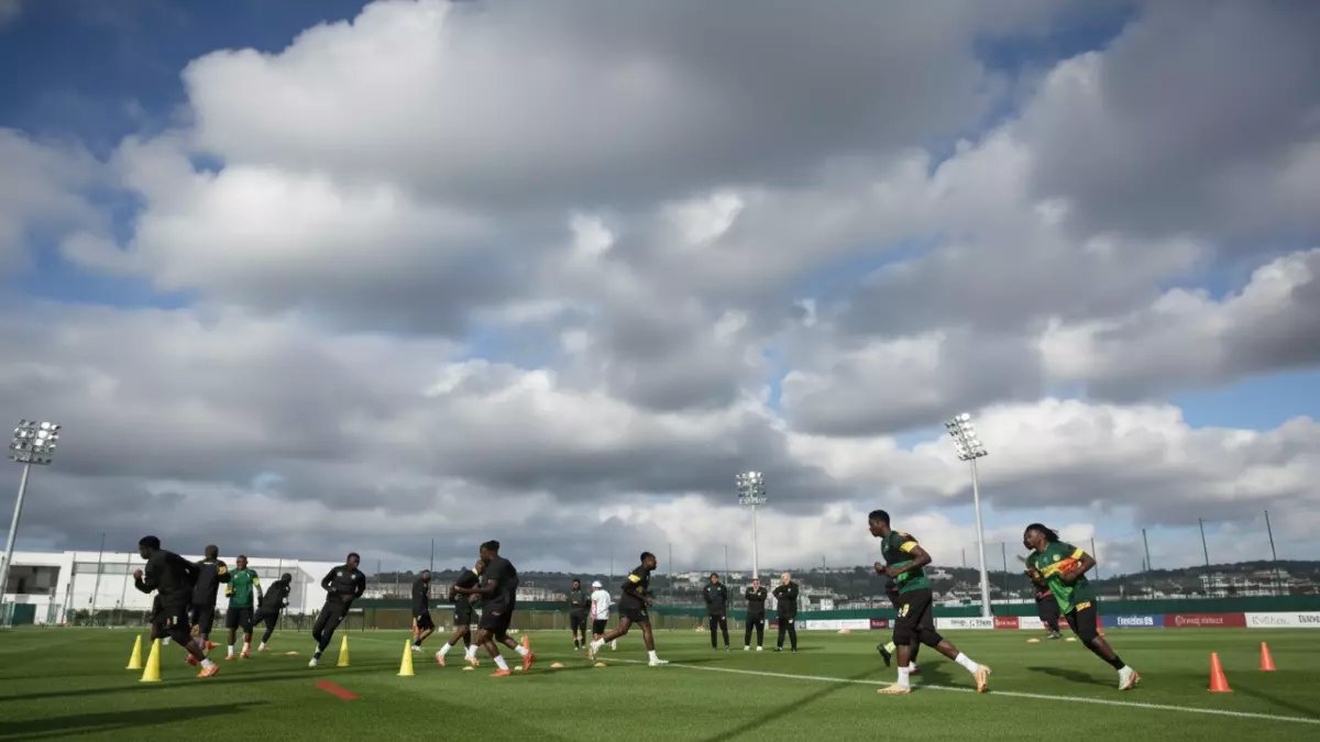 عاجل: مدرب مالي يصدم الجميع قبل السنغال - "لا نخشى أحداً... سنبقى حتى النهاية!"