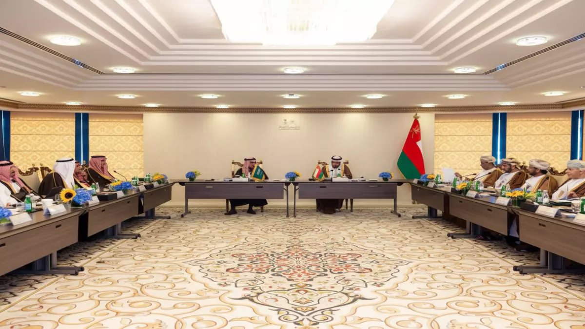 عاجل: السعودية وعُمان توقعان اتفاقيات تاريخية تغير خريطة التجارة الخليجية... الكشف عن المشاريع السرية!