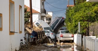 إنقطاع الكهرباء عن 380 ألف منزل فى فرنسا بسبب العاصفة «جورتى»