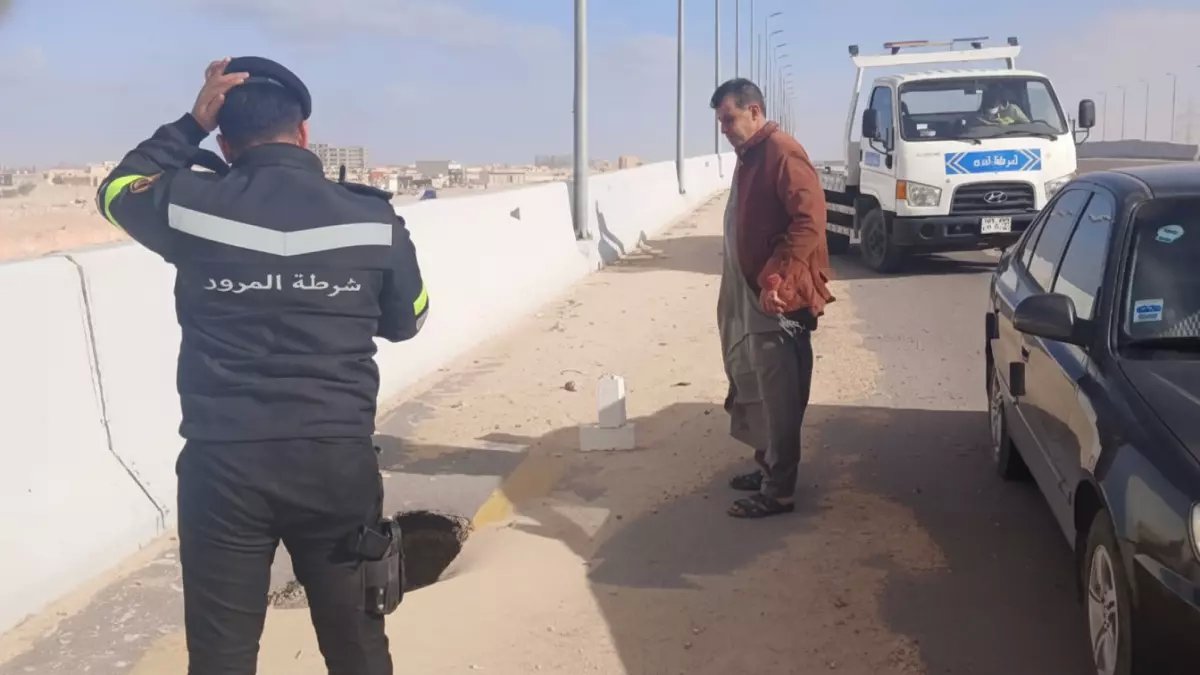 عاجل: انهيار خطير في كوبري فوكة يهدد المسافرين... محافظ مطروح يتدخل شخصياً!