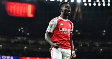 ساكا يقترب من تجديد عقده مع أرسنال