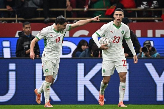 احتفال دياز بالهدف الأول احتفال دياز بالهدف الأول