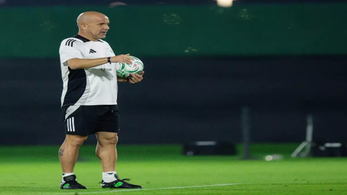 عاجل: مدرب الأخضر يفجر مفاجأة صادمة بعد الخسارة المؤلمة أمام الأردن 3-2 في جدة!