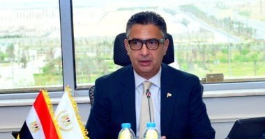 وزير التموين يطمئن على إنتاج السكر المحلى من القصب وتخزين القمح فى الصوامع بالمنيا