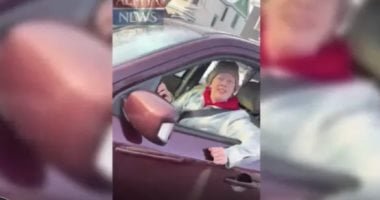 فيديو جديد لحادث مقتل مواطنة أمريكية يضعف رواية إدارة الهجرة.. ما القصة؟