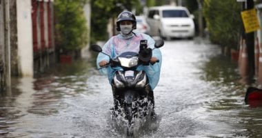 أمطار غزيرة تضرب بريطانيا وأكثر من 100 تحذير من الفيضانات بعد العاصفة جورتي