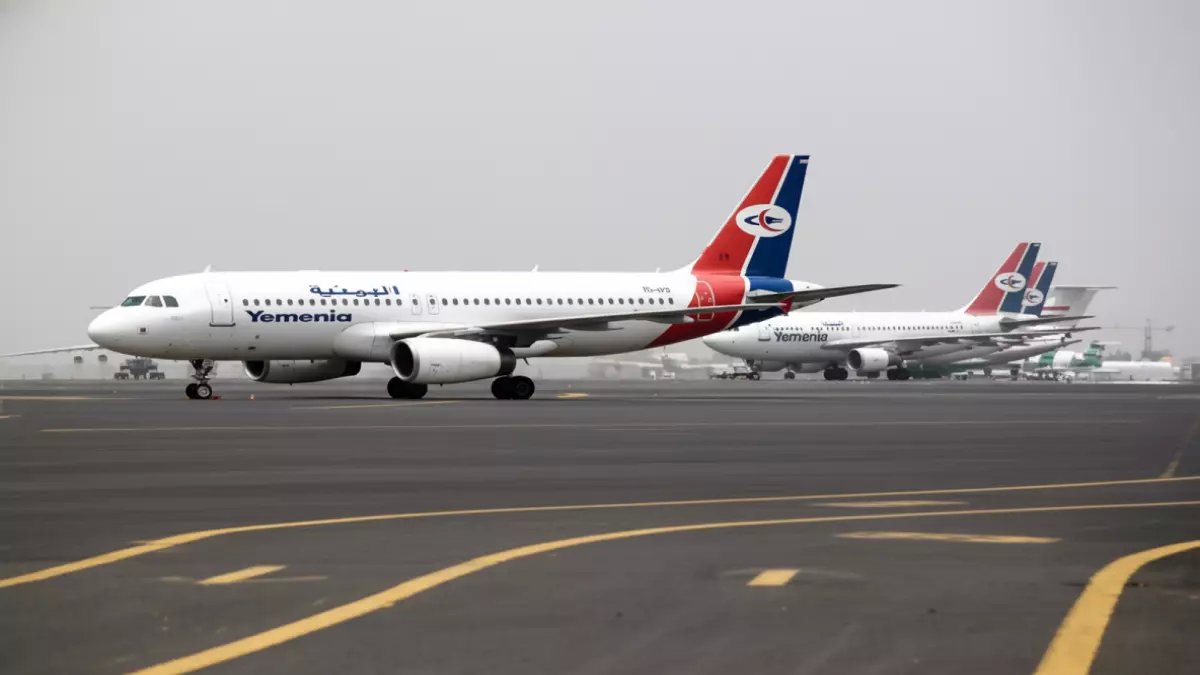 المطار الذي تحدّى 11 عاماً من الصمت.. مطار المخا الدولي يعود للحياة بأول رحلة جوية تاريخية