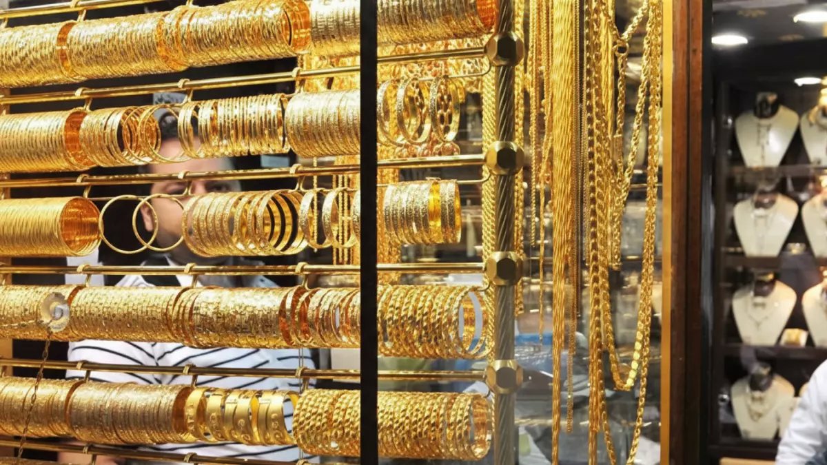 عاجل: الذهب يقفز 30 جنيهاً في يوم واحد! خبراء يتوقعون موجة ارتفاعات جديدة - هل تستثمر الآن؟