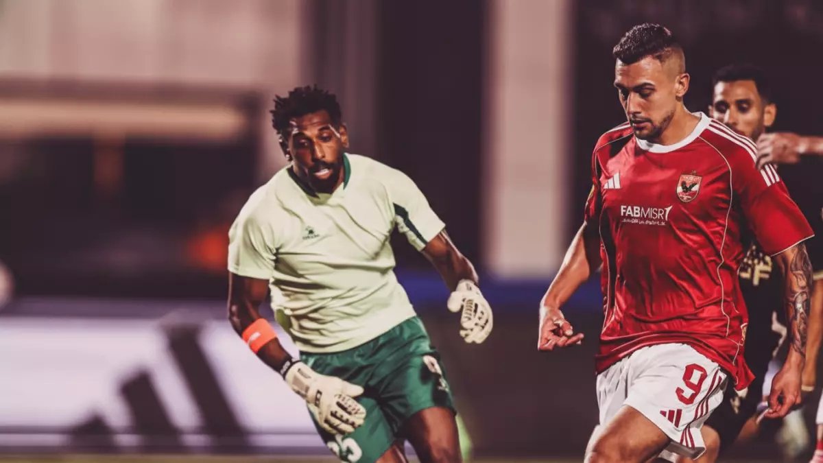 عاجل: حسين الشحات يفجر مفاجأة تاريخية ويحقق هاتريك ناري ضد فاركو... الأهلي ينتفض بانتصار مدوي 4-1!