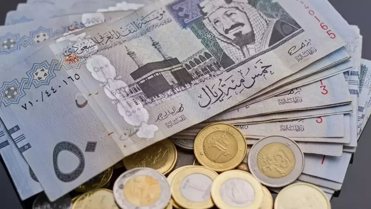 البنك المركزي المصري يكشف: الفرق الخفي 0.44 جنيه بين البنوك يكلفك 440 جنيه شهرياً