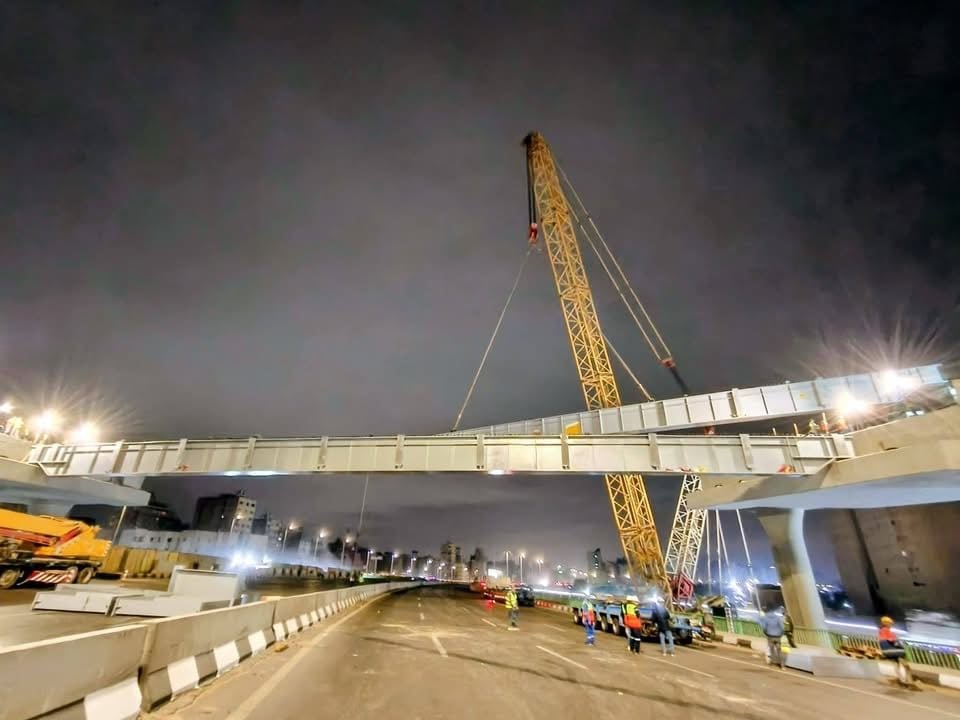 رفع كمرات محور عمرو بن العاص