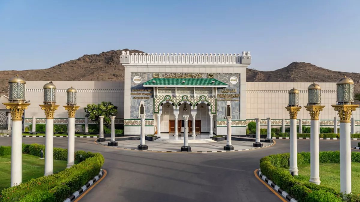 حصري: أسرار عمارة الحرمين تُكشف لأول مرة... رحلة مذهلة عبر 1400 عام من التاريخ المقدس!