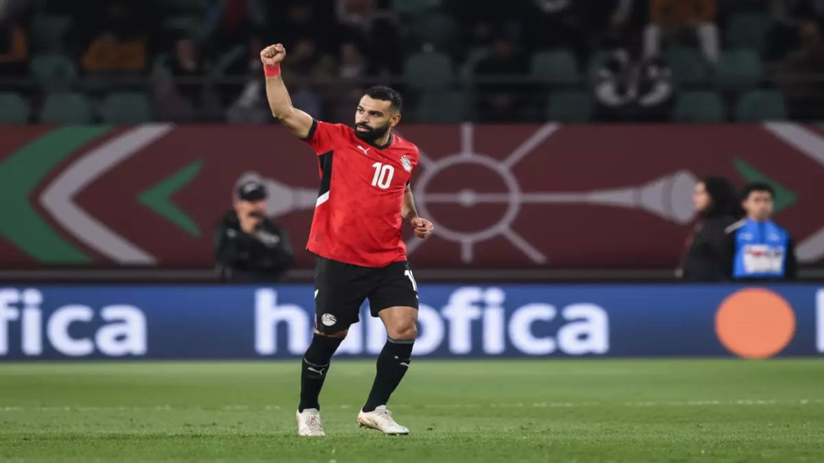 تاريخي: محمد صلاح يكسر رقم إيتو ودروجبا... على بُعد هدف واحد من عرش مصر الأبدي!