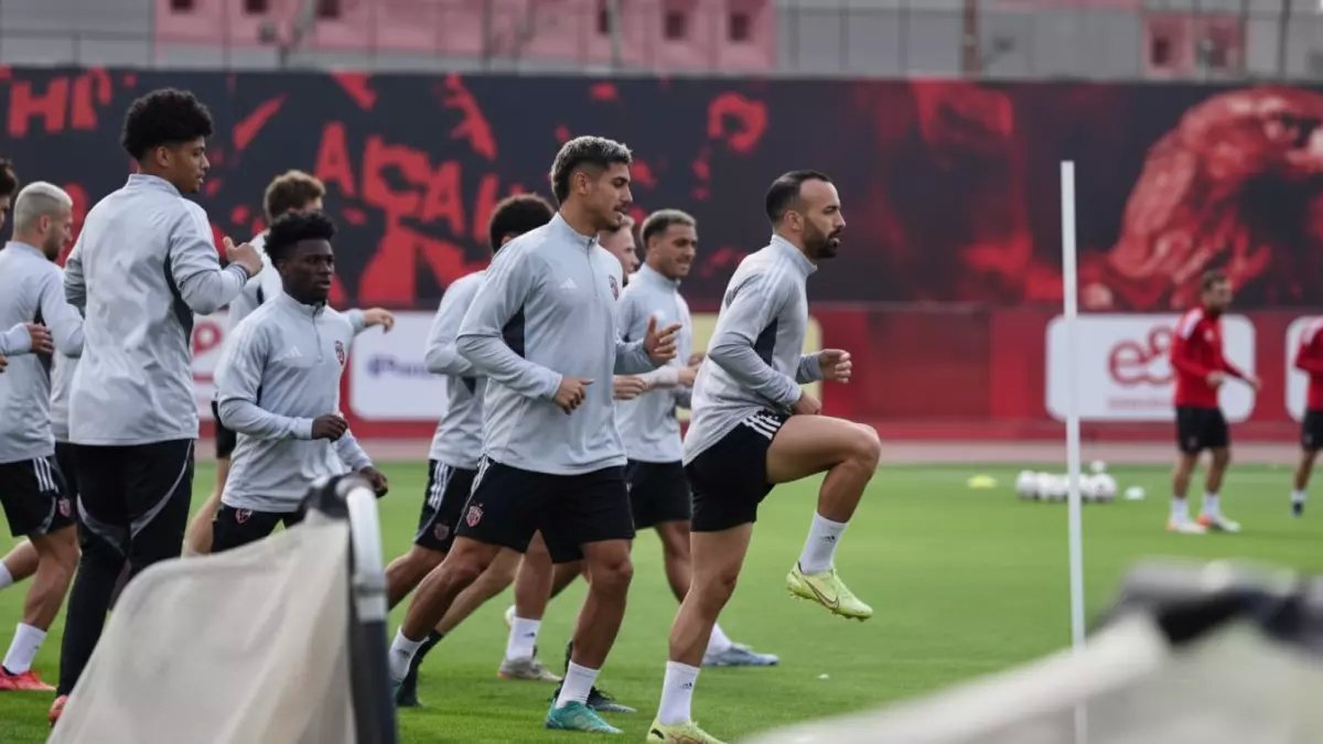 عاجل: الأهلي يقترب من خطف موهبة جزائرية بـ 2 مليون دولار... هل يصبح النجم الجديد لخط الهجوم؟