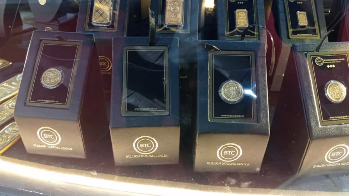 عاجل: الذهب يحطم الأرقام القياسية بقفزة +4% والجنيه الذهبي يصل 48320 جنيه... ترامب يهز الأسواق العالمية!