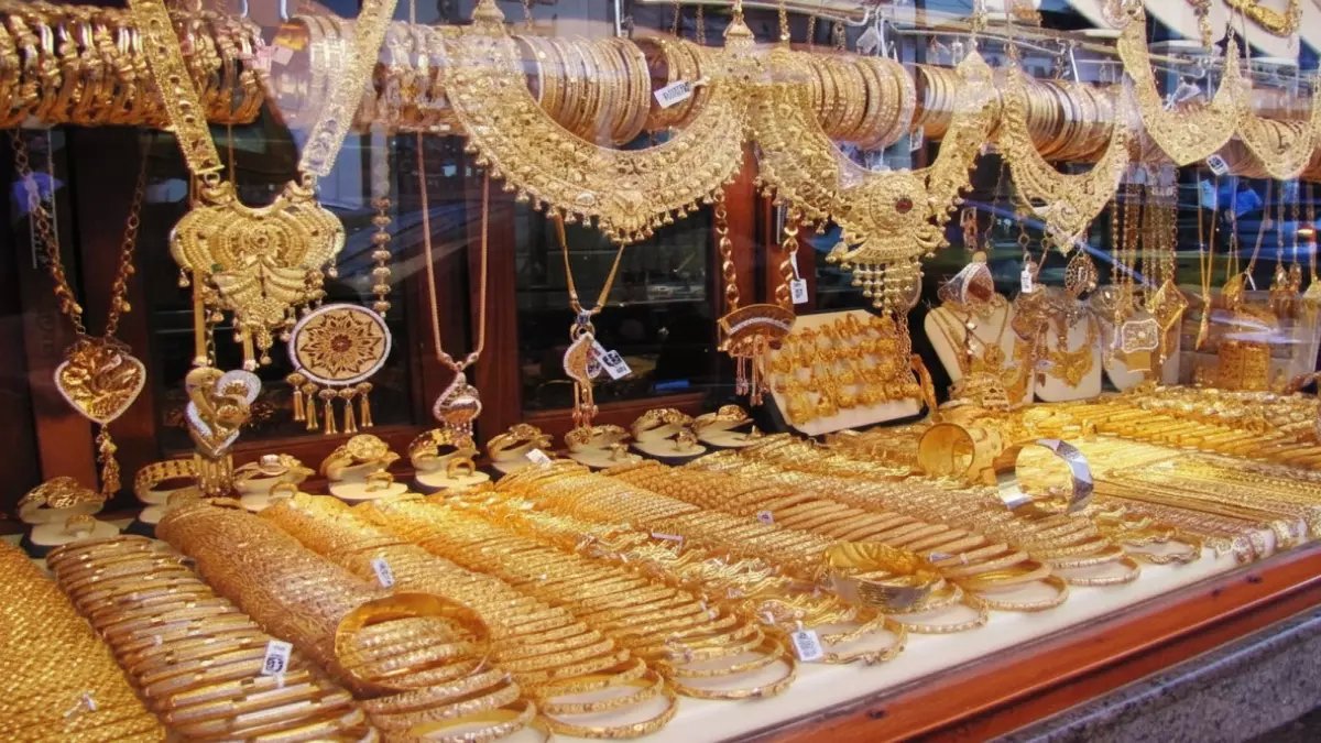 عاجل: الذهب ينفجر في أول أحد 2026... عيار 21 يقفز لـ 6043 جنيه - شاهد الأسعار الصادمة!