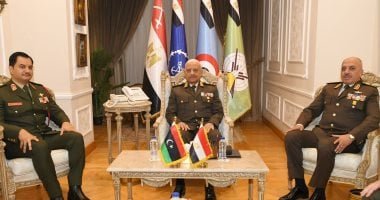 وزير الدفاع ورئيس الأركان يلتقيان نائب القائد العام للجيش الوطنى الليبى
