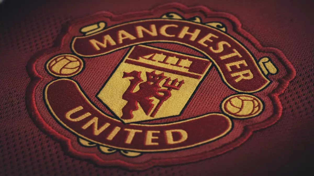 عاجل: مانشستر يونايتد يواجه برايتون في معركة نارية - موعد المباراة والقنوات الناقلة حصرياً!