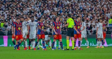 برشلونة ضد الريال.. 60 دقيقة والتعادل 2-2 في كلاسيكو السوبر الإسباني