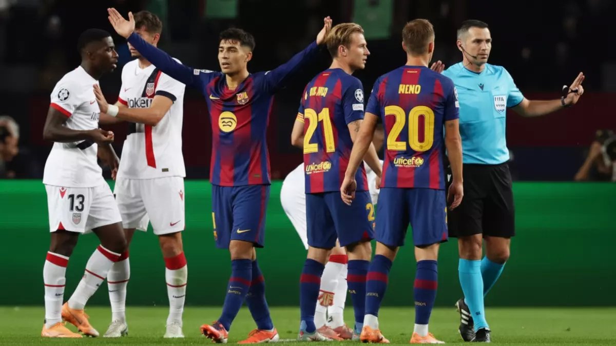 حصري: دي يونج يخطط سراً للهروب من برشلونة... استفساراته المثيرة عن السعودية تكشف المستور!