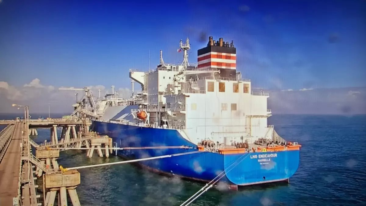 عاجل: مصر تصدم العالم بشحنة غاز عملاقة 150 ألف متر مكعب إلى كندا - خطوة استراتيجية تغير خريطة الطاقة!