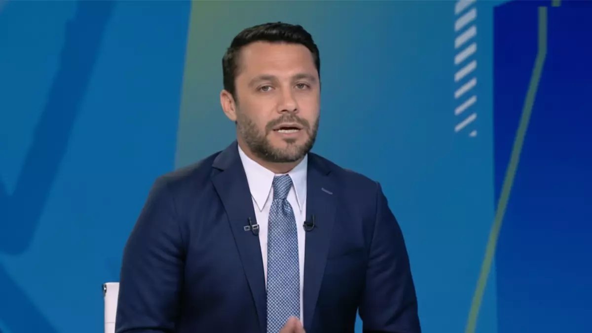 عاجل: أحمد حسن يكشف العروض السرية لنجم الأهلي... وقرار صادم من توروب يثير الجدل!