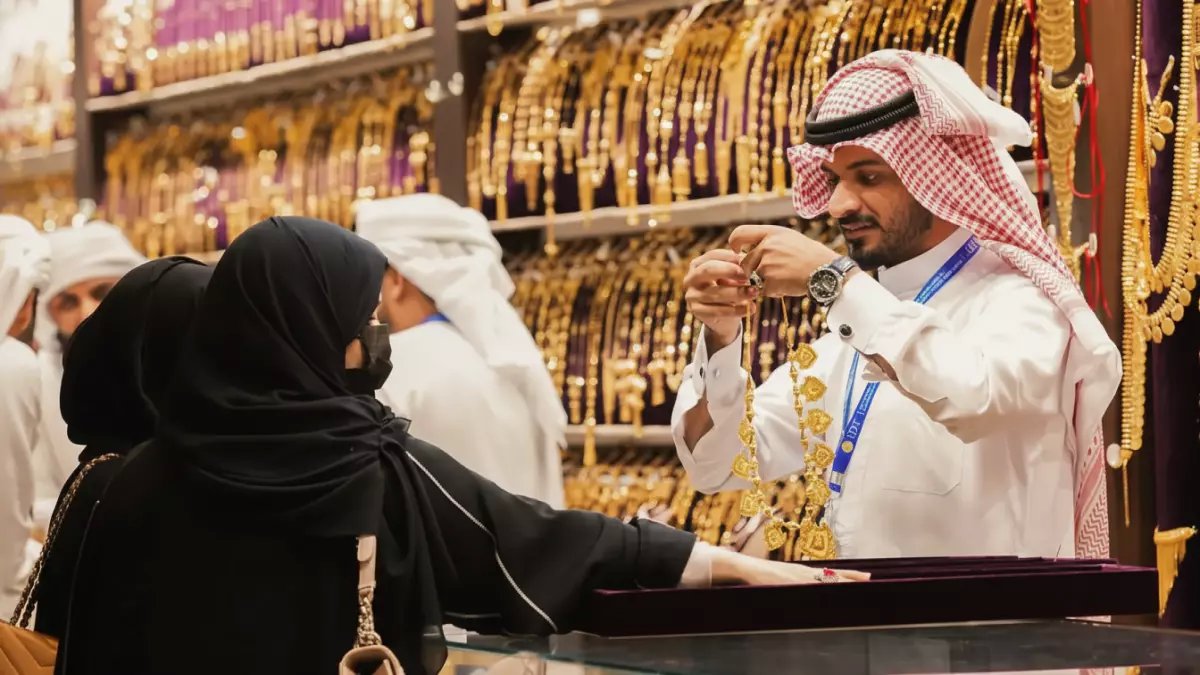 عاجل: ارتفاع جنوني لأسعار الذهب في السعودية - عيار 24 يقفز لـ553 ريال والسبائك تحطم الأرقام!