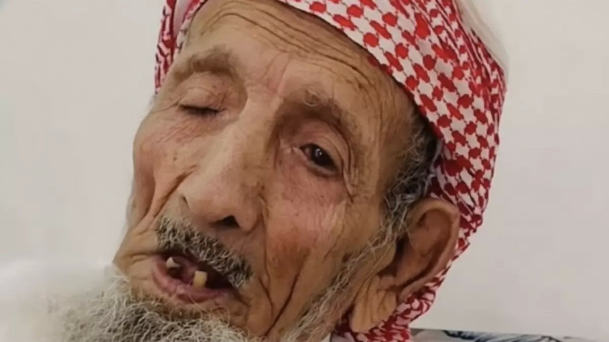 صادم: السعودي الذي أنجب في سنّ 110 وحجّ 40 مرة يرحل عن 142 عاماً... قصة لا تُصدق!