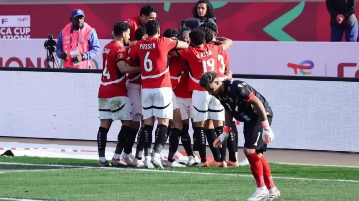 عاجل: حسام حسن يفجر مفاجأة صادمة في تشكيل مصر ضد كوت ديفوار… صلاح ومرموش معاً!