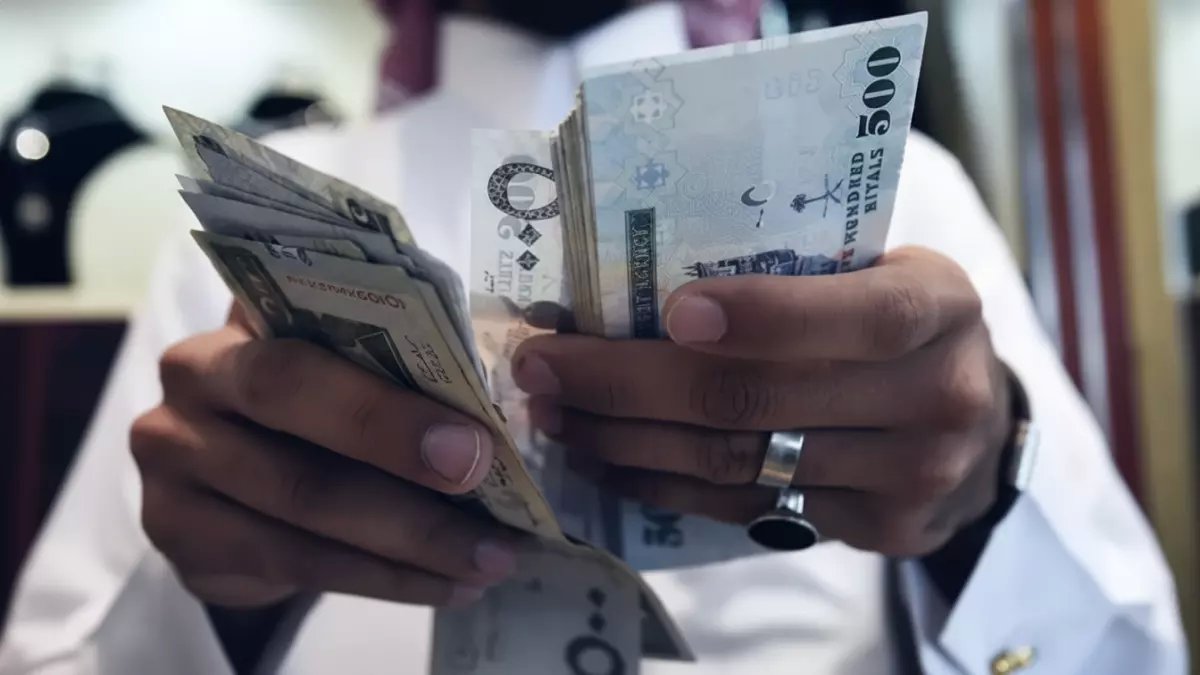 عاجل: أسعار الريال السعودي تشهد استقراراً نسبياً أمام الجنيه اليوم... والبنوك تحدد أسعارها بين 12.65-12.73 جنيه!