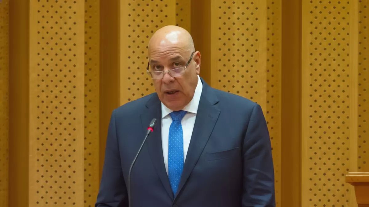 عاجل: هشام بدوي يحصد 521 صوتاً ويصبح رئيساً لبرلمان مصر الجديد... كواليس اليوم التاريخي!