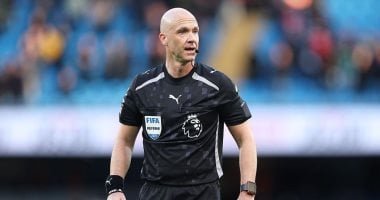 أنتوني تايلور حكمًا لديربي مانشستر في الجولة 22 من الدوري الإنجليزي