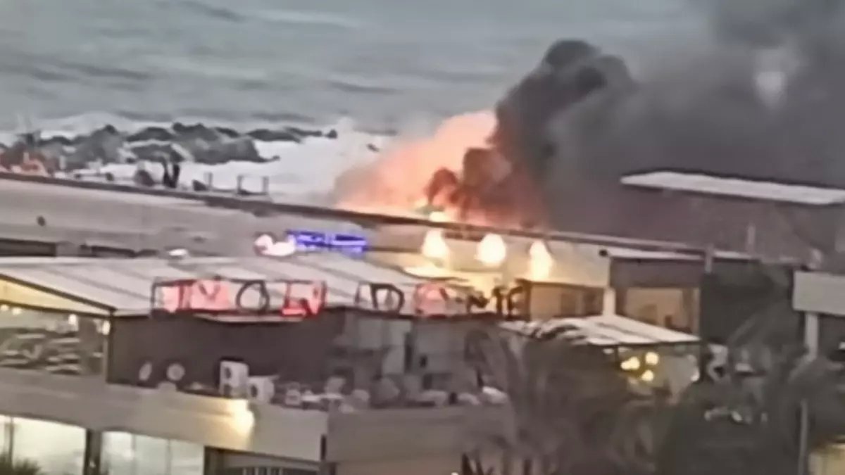 عاجل: حريق مزدوج يضرب الإسكندرية... مطاعم الكورنيش ومعهد الخدمة الاجتماعية في يوم واحد!