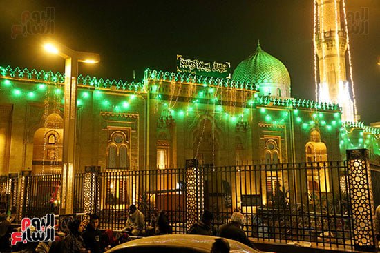 الانوار تروي الحكاية