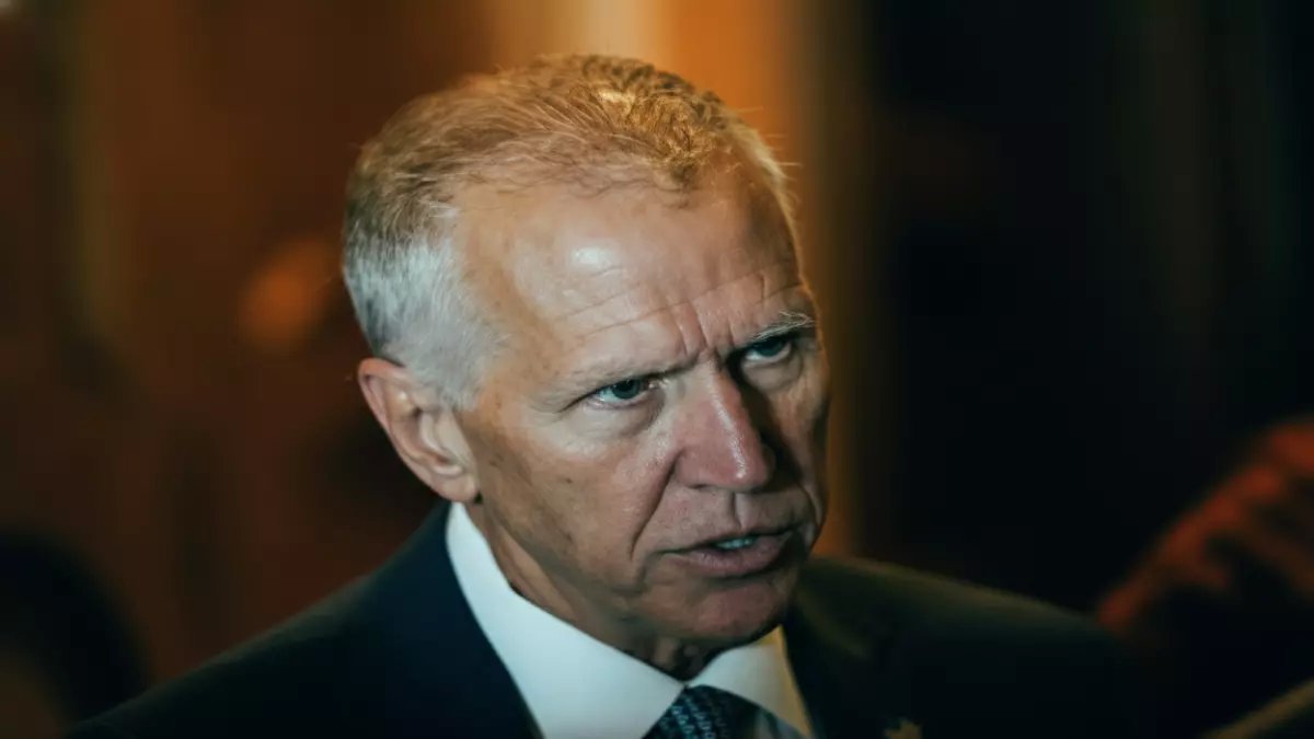 عاجل: تمرد جمهوري تاريخي يهدد بـ"شلل تام" لترشيحات ترمب المصرفية... هل ينهار النظام المالي الأميركي؟