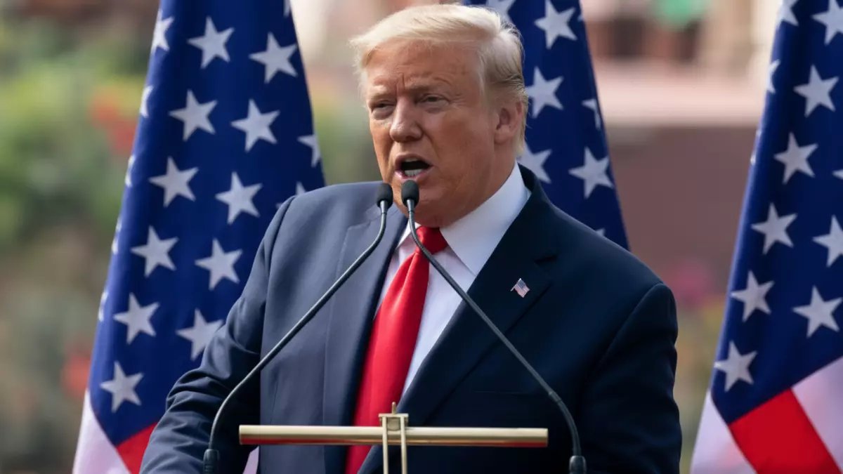 عاجل: ترامب يفجر قنبلة ضد رئيس الفيدرالي... "فاسد أم غير كفء؟" - قرار صادم قد يهز الاقتصاد!