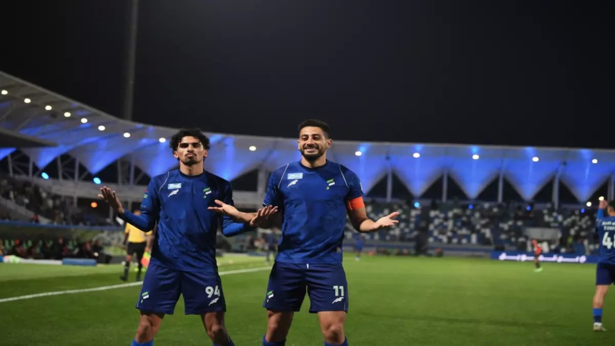 عاجل: الفتح يسحق الرياض بثلاثية نارية... ديلغادو يشعل دوري روشن بـ"دوبل" تاريخي!