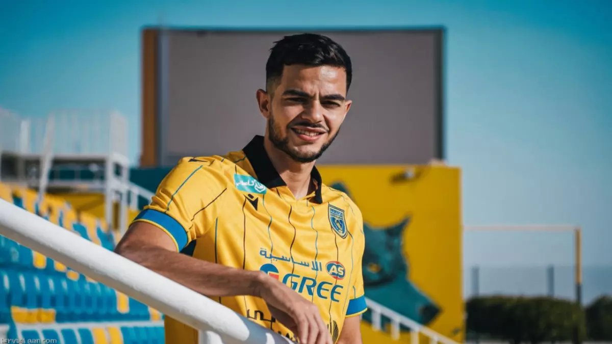 عاجل: التعاون يفسخ عقد نجمه الفرنسي رومان فيفر قبل مواجهة الأهلي الحاسمة!