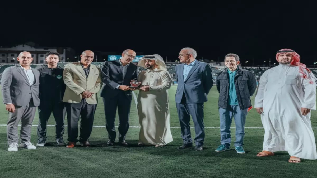 صادم: الأهلي يخسر أمام الرجاء المغربي ورئيس النادي يفاجئ الجميع بتصرف غير متوقع!