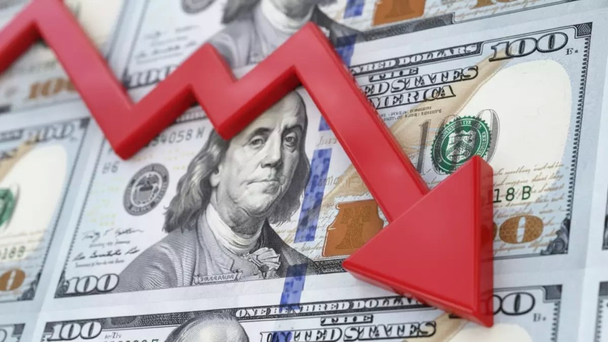 عاجل: الدولار ينهار أمام اليورو والذهب يحطم الأرقام القياسية... هل تشهد أمريكا أزمة نقدية تاريخية؟