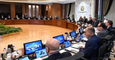 مدبولى يهنئ رئيس مجلس النواب بمناسبة بدء أعمال دور الانعقاد العادى الأول