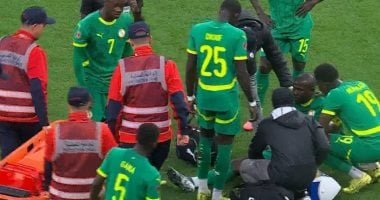 كوليبالي يغادر مباراة مصر والسنغال بسبب الإصابة