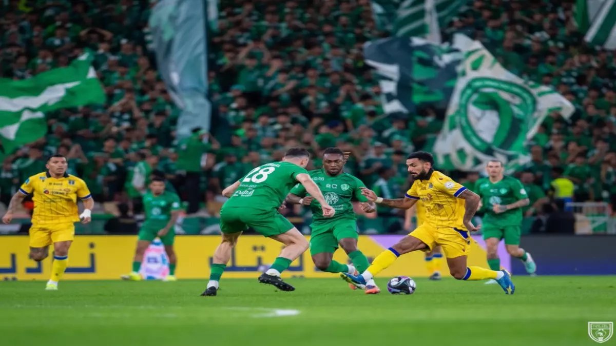 عاجل: الأهلي ينتزع أجنونية من التعاون بـ10 لاعبين فقط - إيفان توني يسجل في الدقيقة الأخيرة ويشعل الدوري!